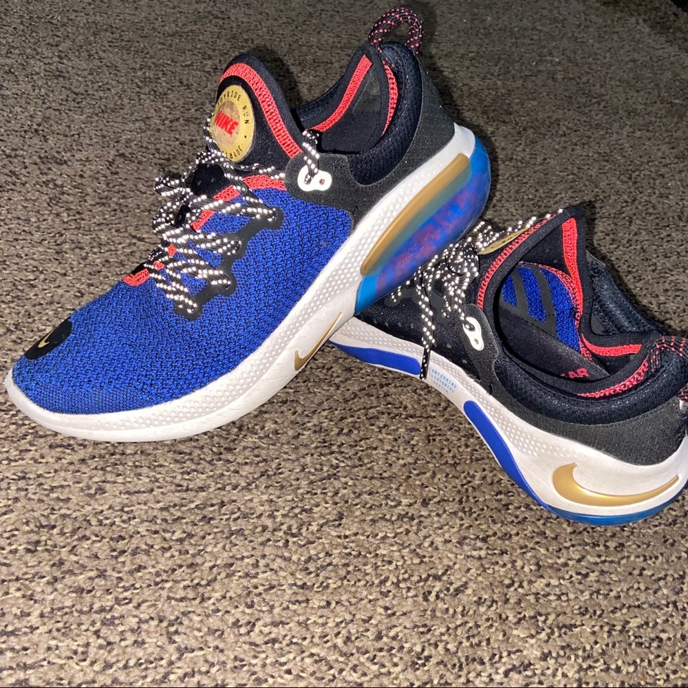 Men’s Nike Joyride Flyknit size 9